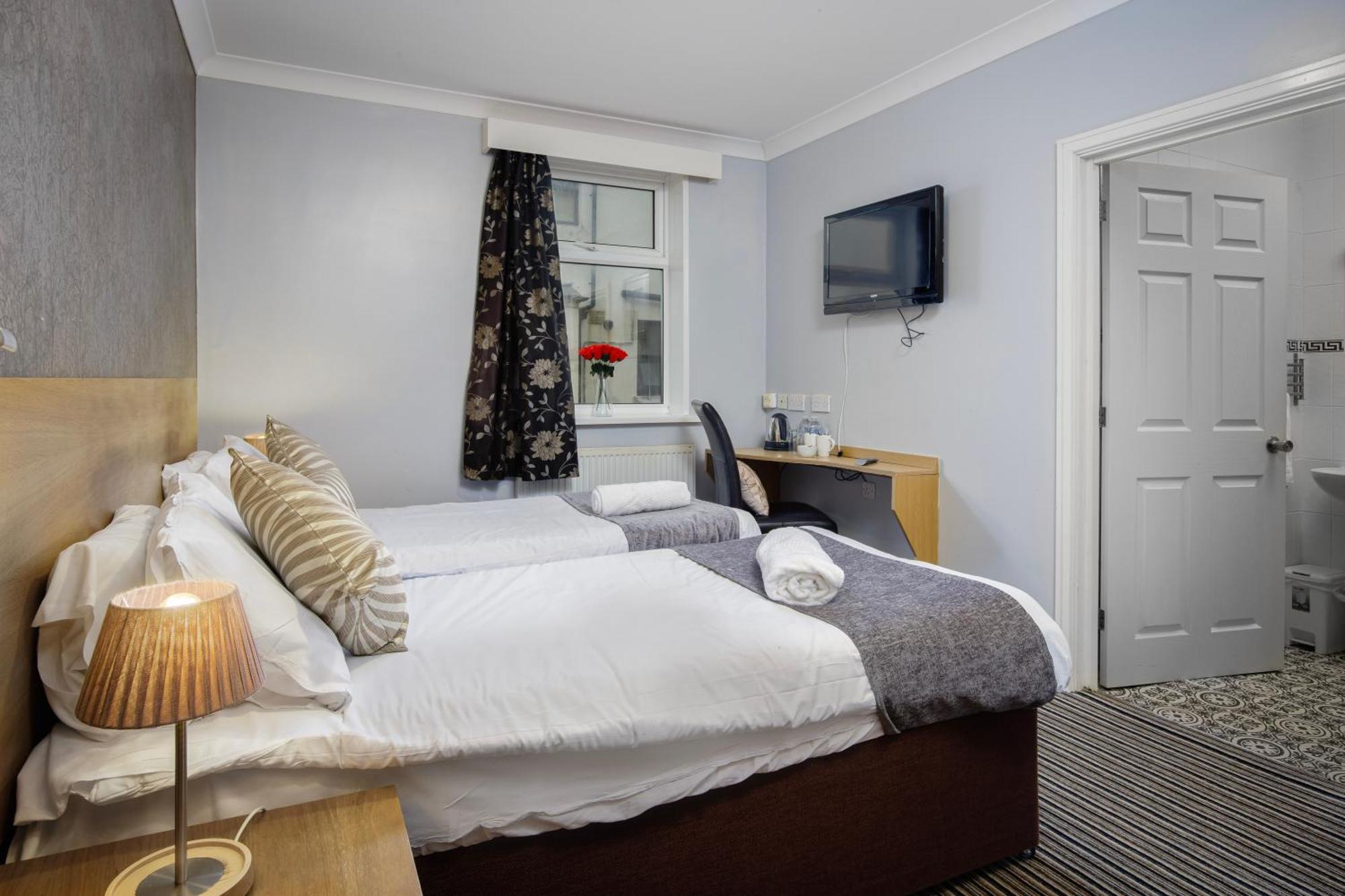 Ashley Victoria Hotel Блекпул Екстериор снимка