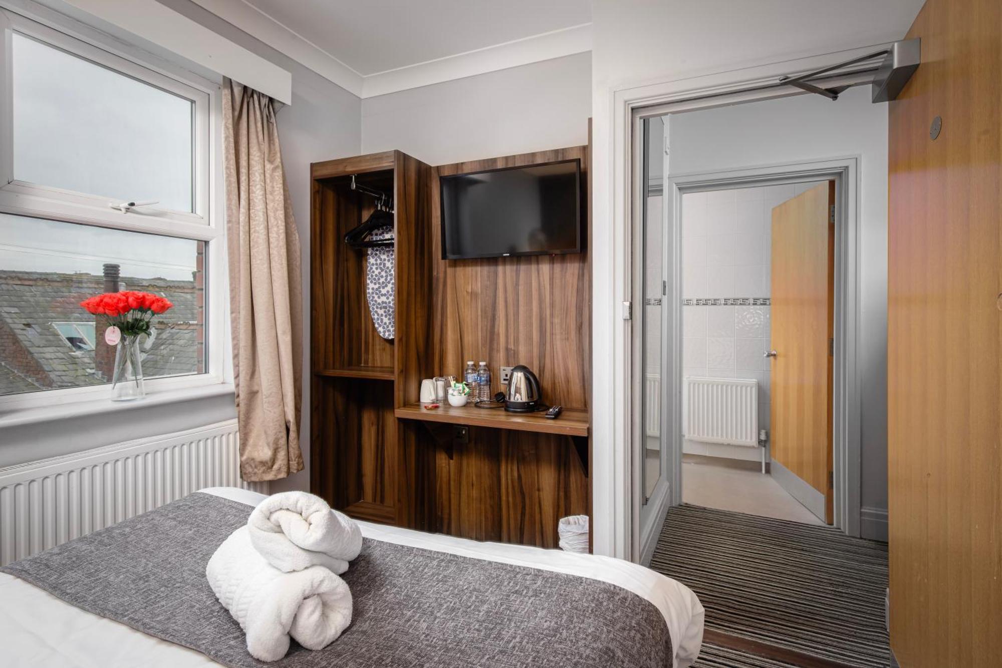 Ashley Victoria Hotel Блекпул Екстериор снимка