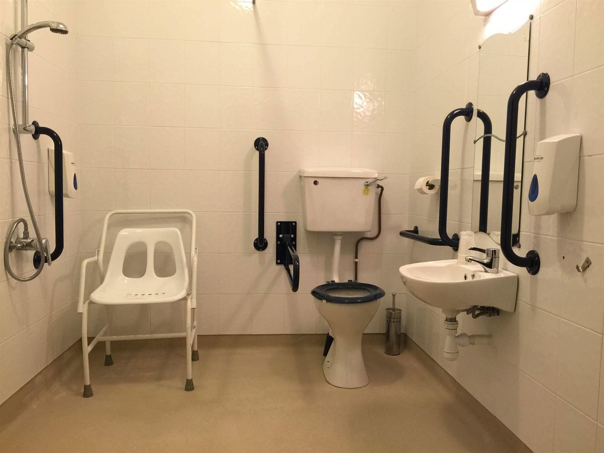 Ashley Victoria Hotel Блекпул Екстериор снимка